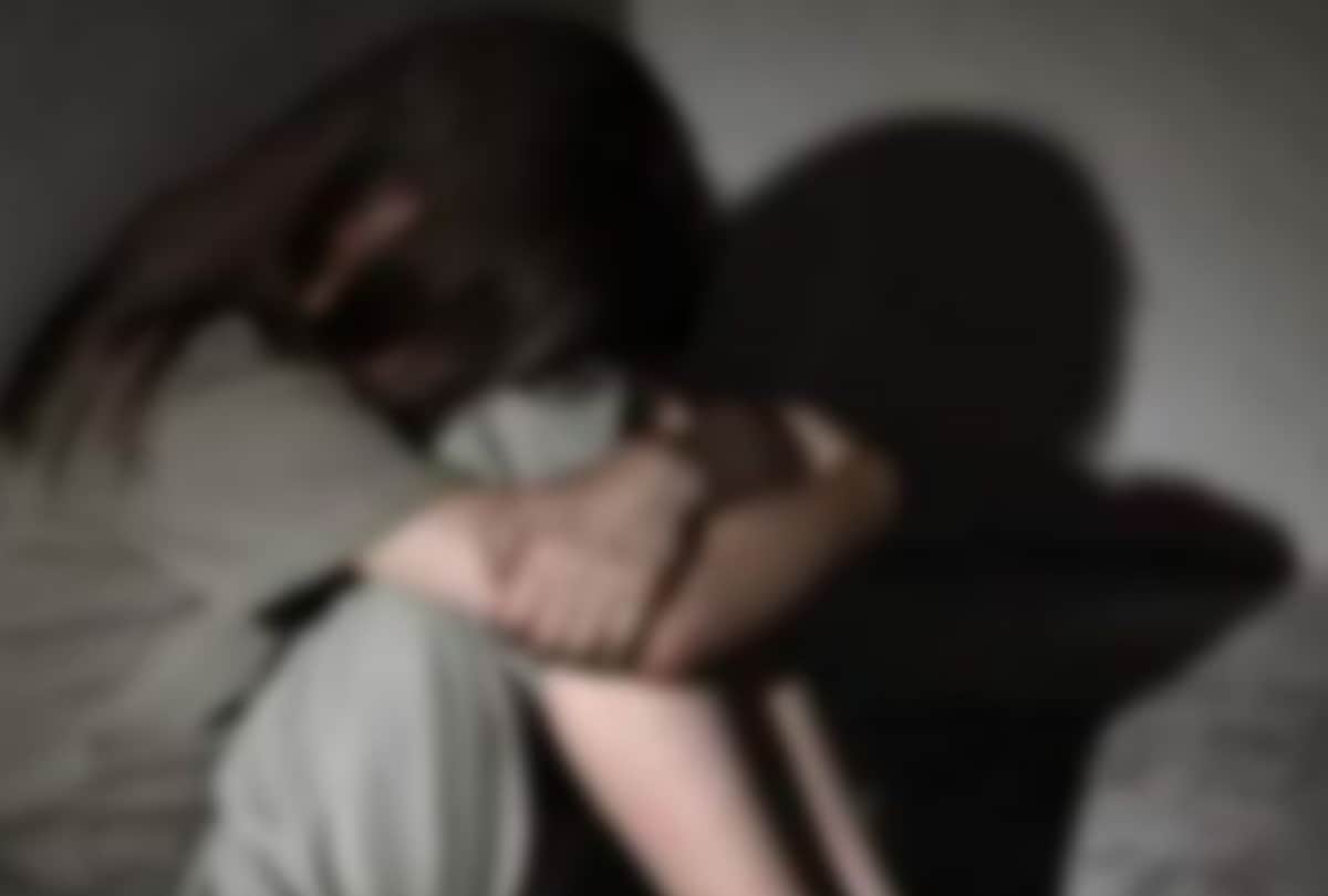 10th class girl sexual assaulted by senior in dehradun