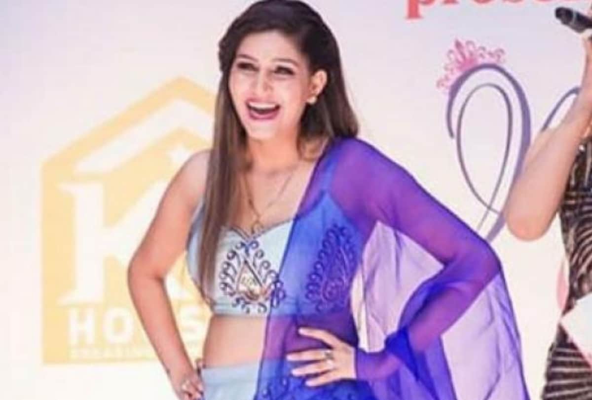 sapna choudhary fall in love share photo on her facebook story