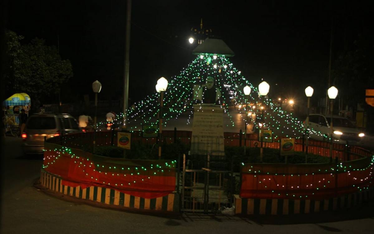 Kashi decorated for grand welcome of narendra modi