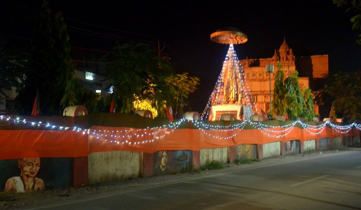 Kashi decorated for grand welcome of narendra modi