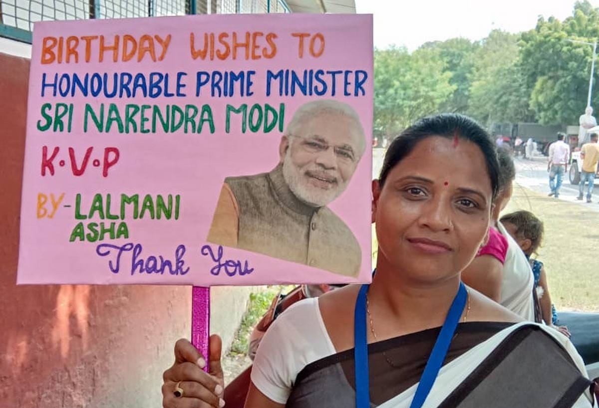 Varanasi these women are waiting to PM modi
