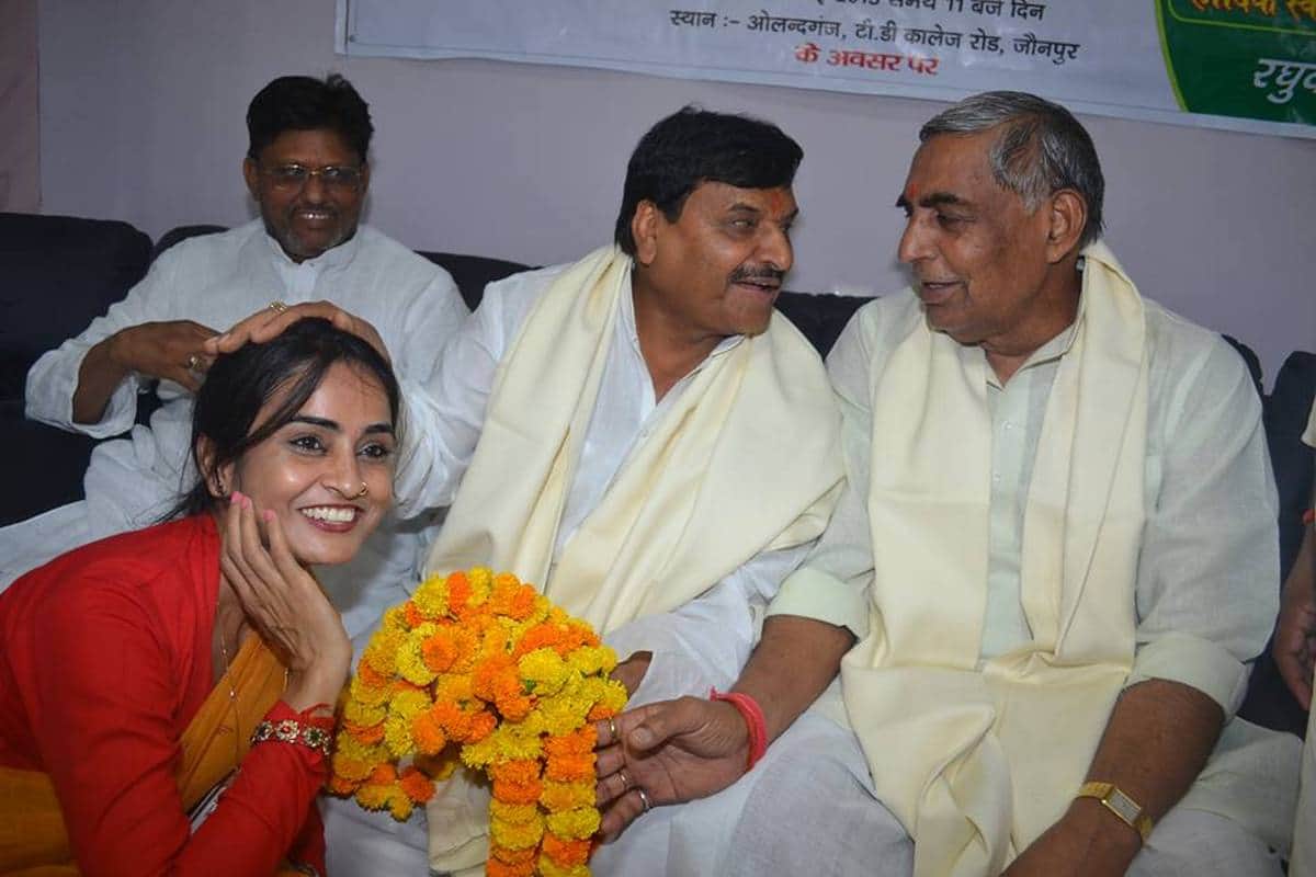 Shivpal yadav closest samajwadi party leader burn in suspicious circumstances