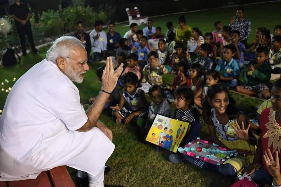 PM modi talks with some special student at varanasi