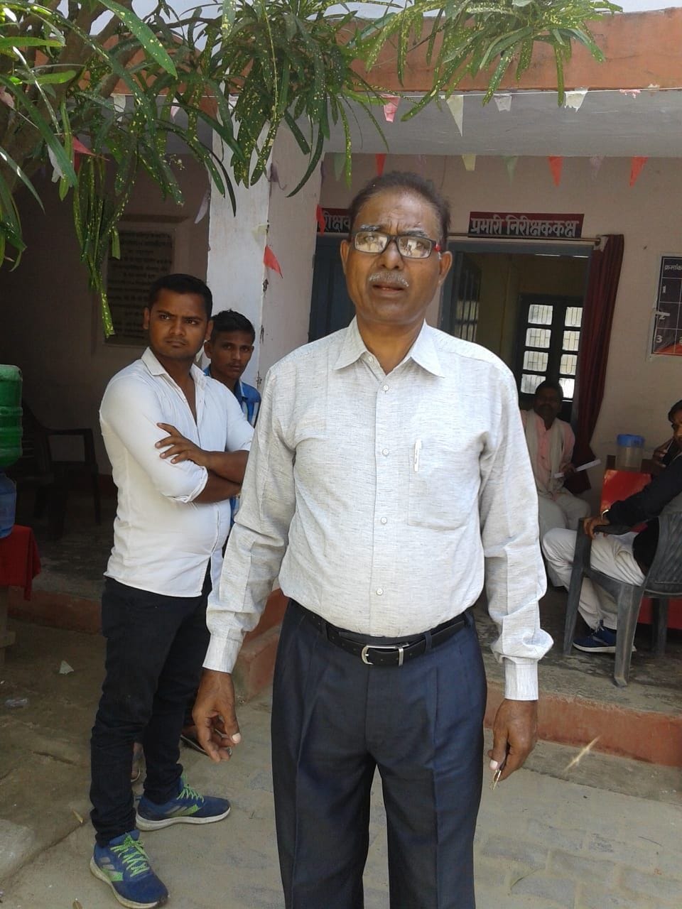 रिटायर्ड दरोगा से 1.10 लाख लूटे