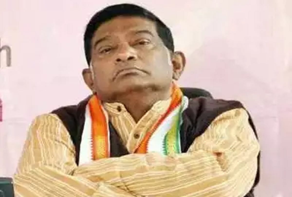 Ajit Jogi called the unemployed conference, said "Give me power, I will pay you"