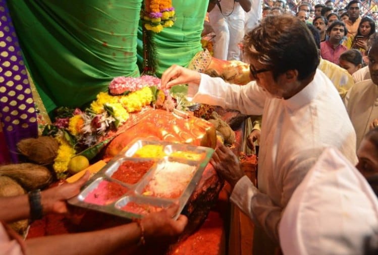 ganesh chaturthi amitabh bachchan visit at lalbaugcha raja pandal
