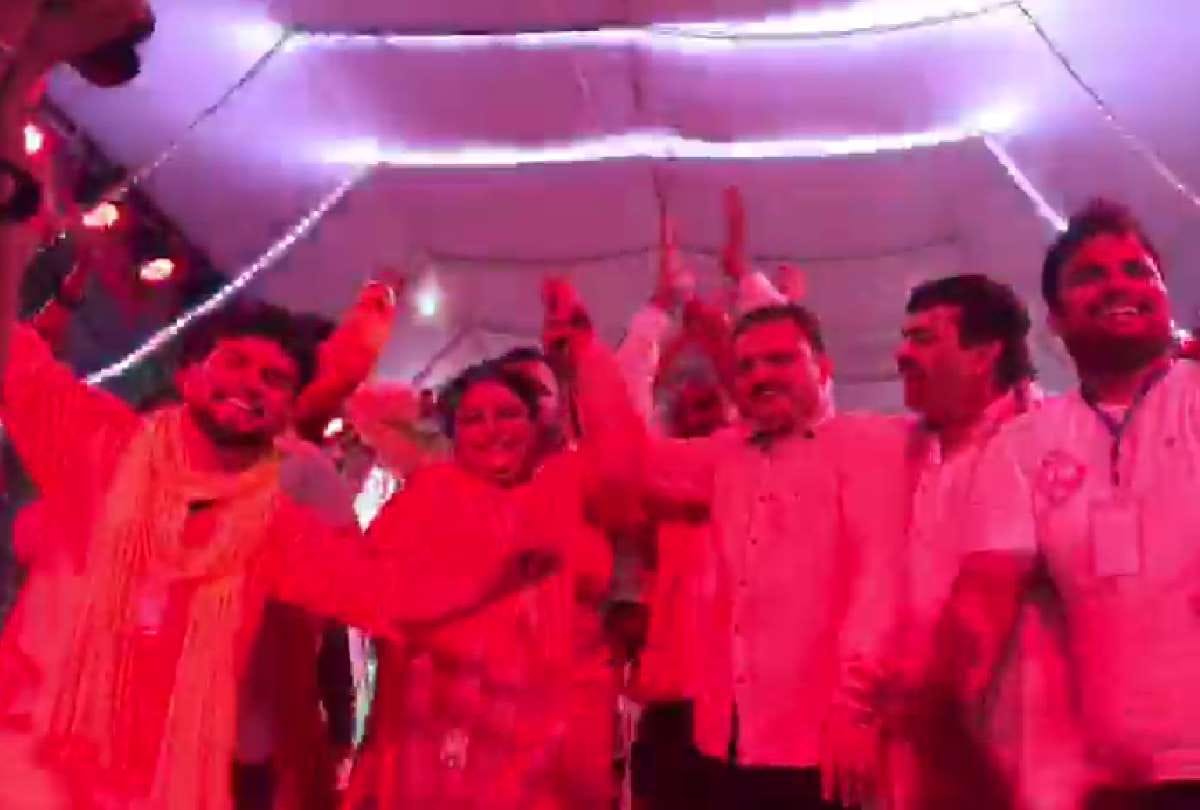 basic education state minister anupma jaiswal dance with husband