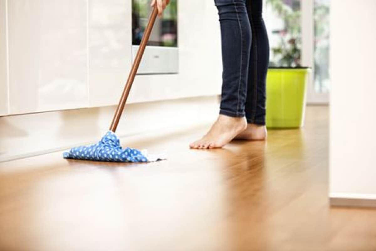 holi 2020 cleaning: how to remove color from wall