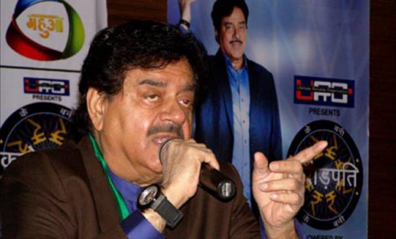 Different versions and hosts of Kaun Banega crorepati