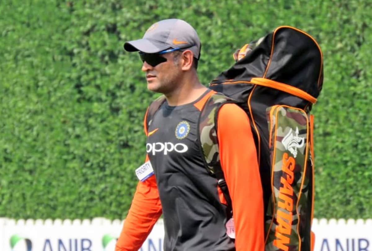 rishabh pant says ms dhoni is the hero of india
