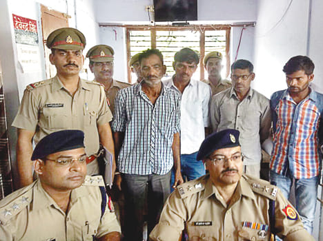 Four smugglers arrested with narcotics