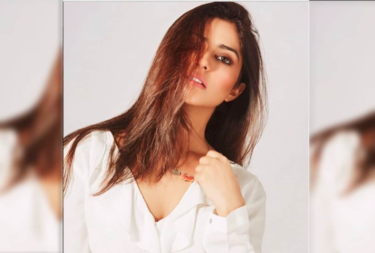 Interview Pranutan Bahl talk about her film Notebook and salman Khan