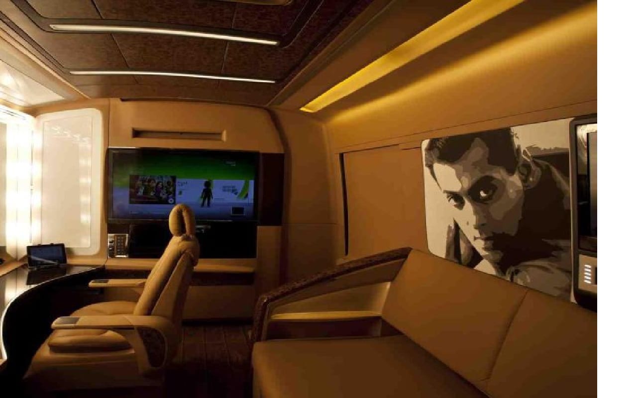 salman khan and sharukh khan use above rs 1 crore vanity van