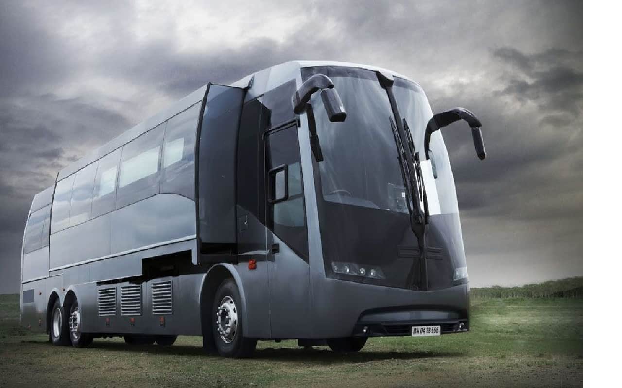 shahrukh khan luxurious vanity van price is 4 crore which bathroom as big as 1 bhk flat