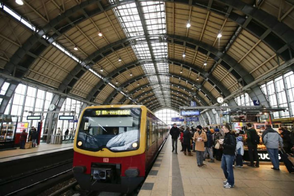 Germany rolled out eco-friendly technology the world's first hydrogen powered train