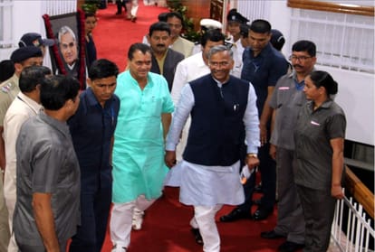 Opposition Walk Out for  Inflation from uttarakhand assembly monsoon session 2018