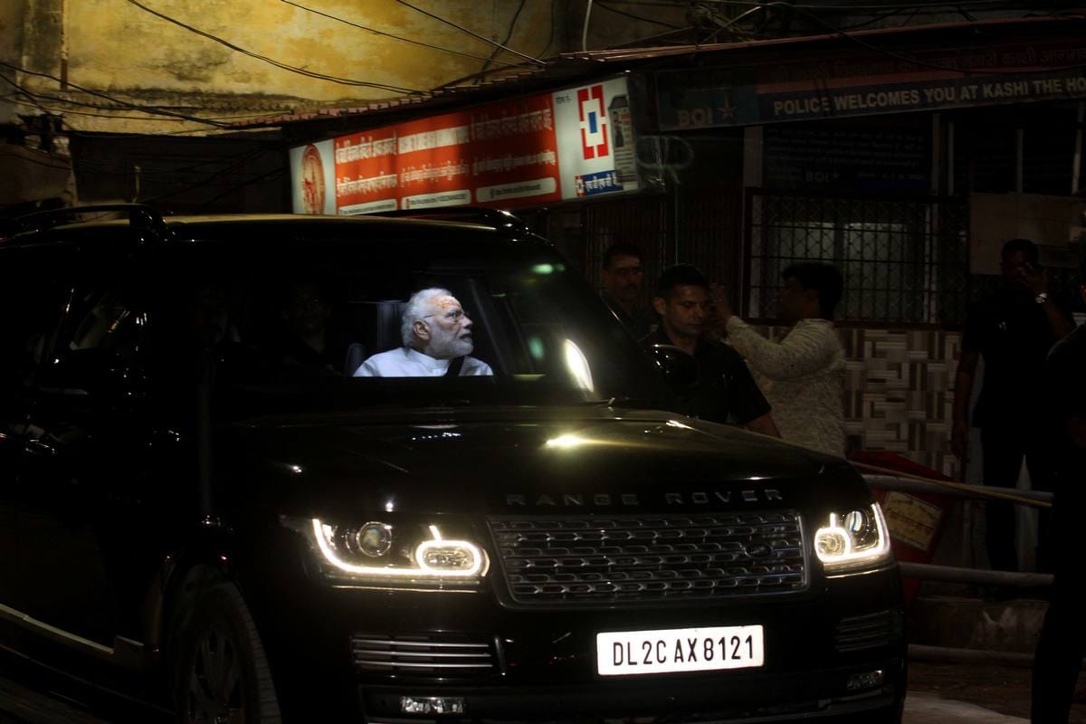 PM modi worship at kashi vishwanath temple on his birthday