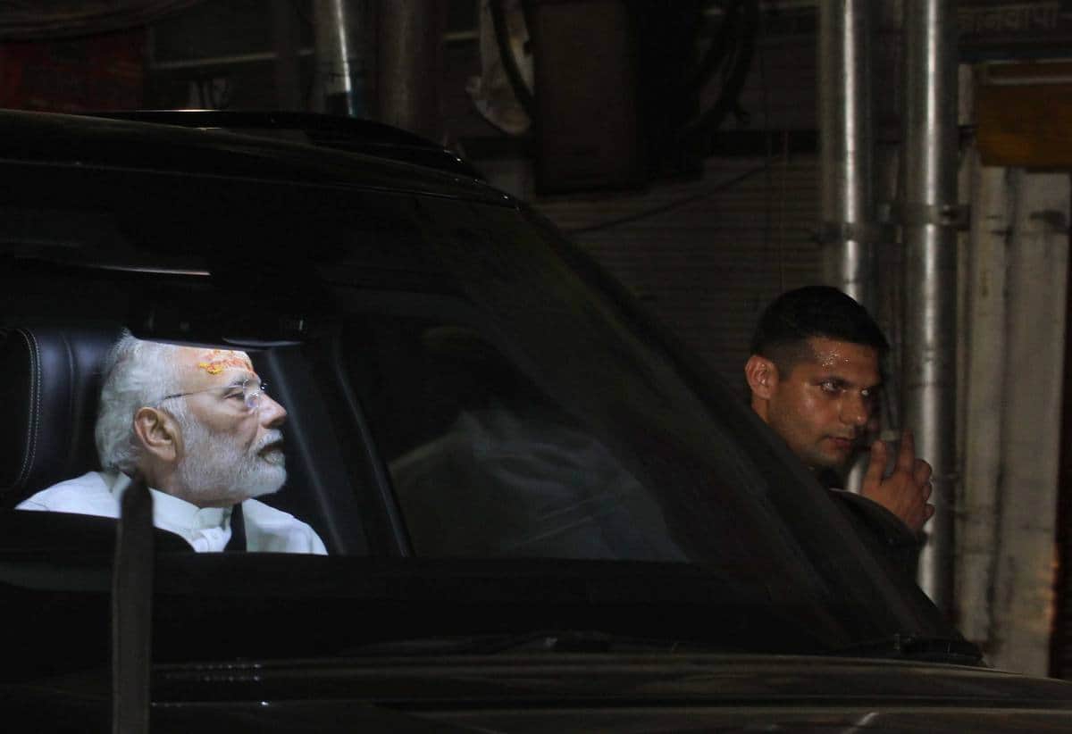 PM modi worship at kashi vishwanath temple on his birthday