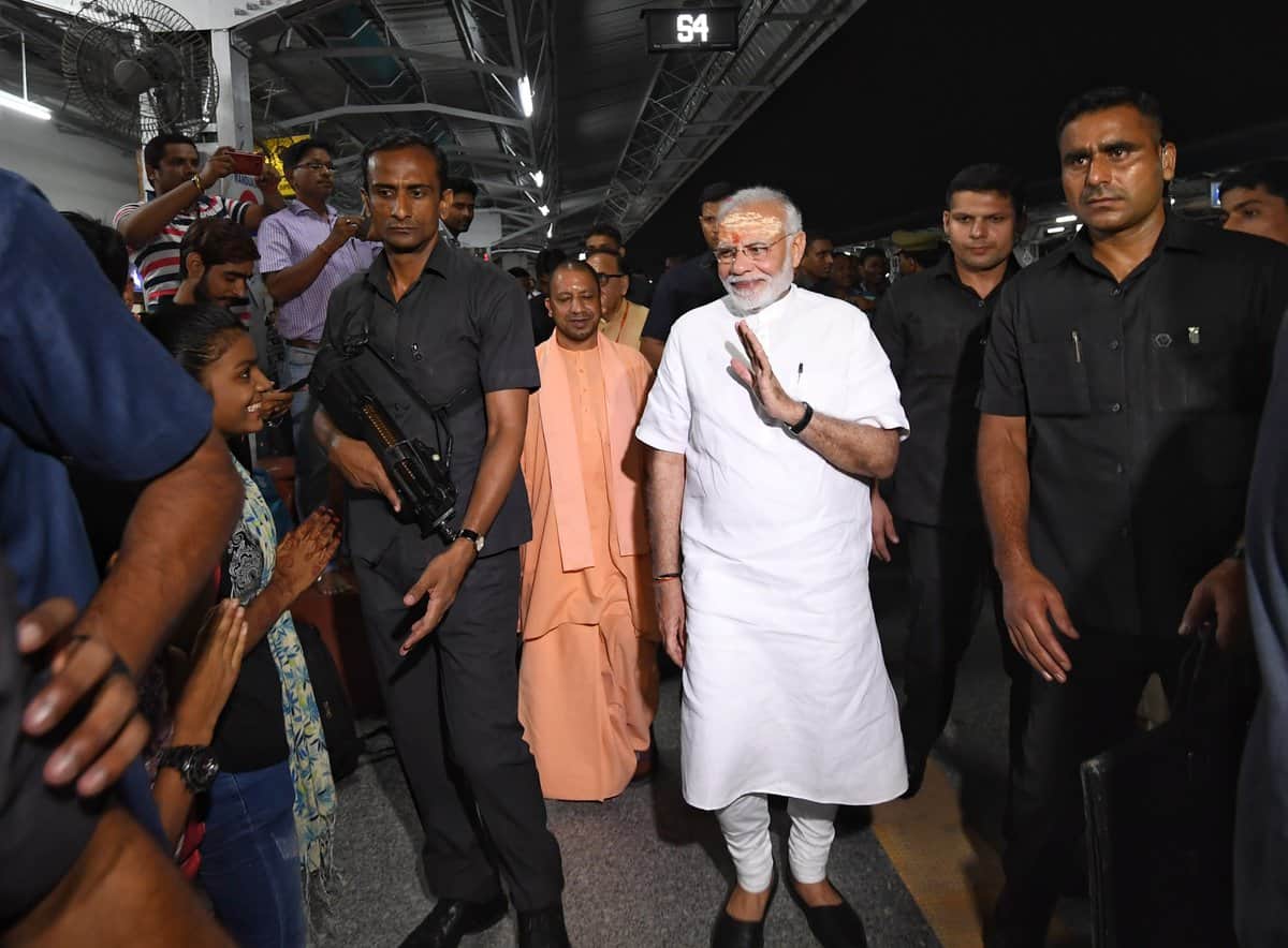 PM modi break his own protocol at varanasi