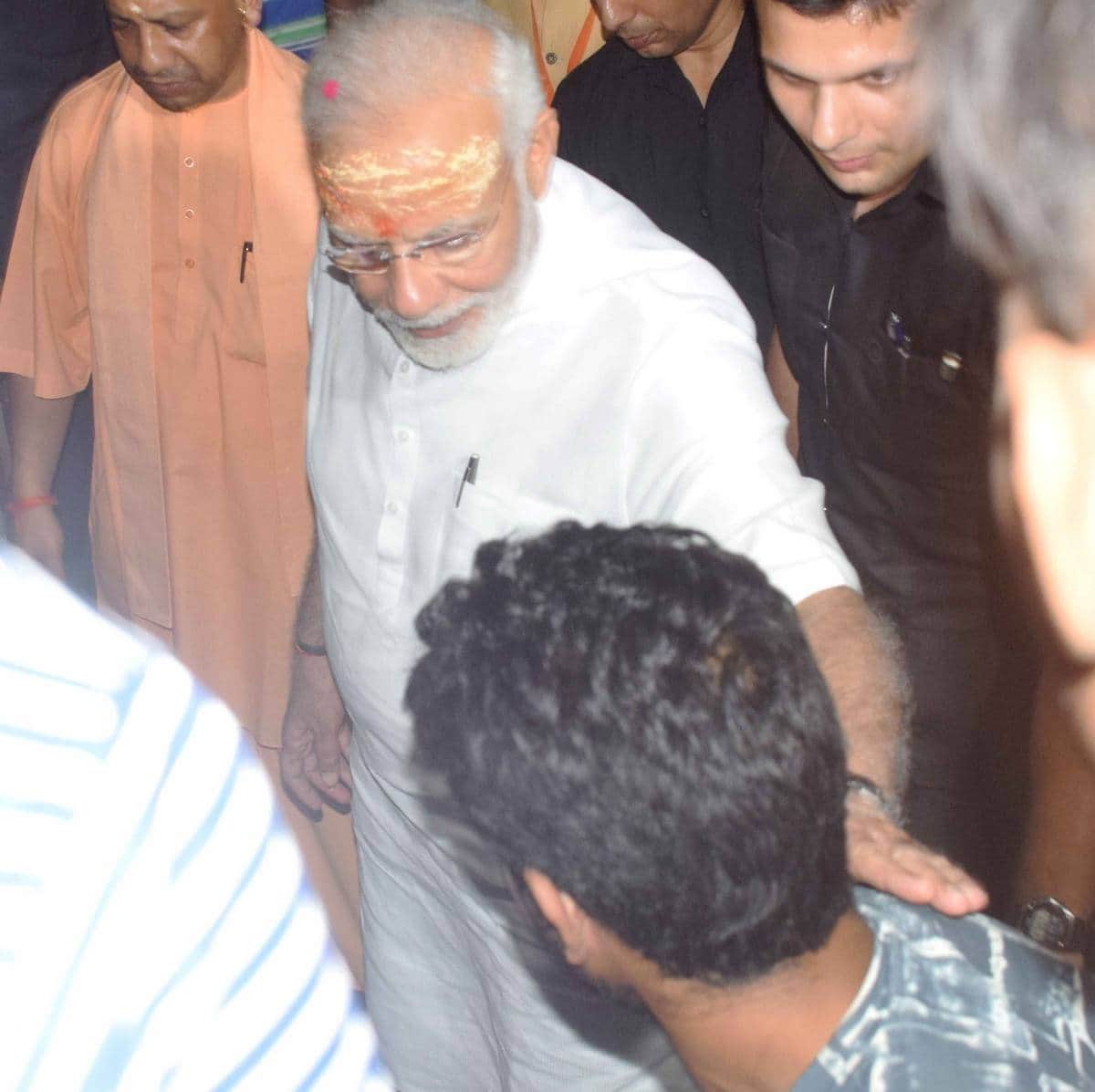 PM modi break his own protocol at varanasi