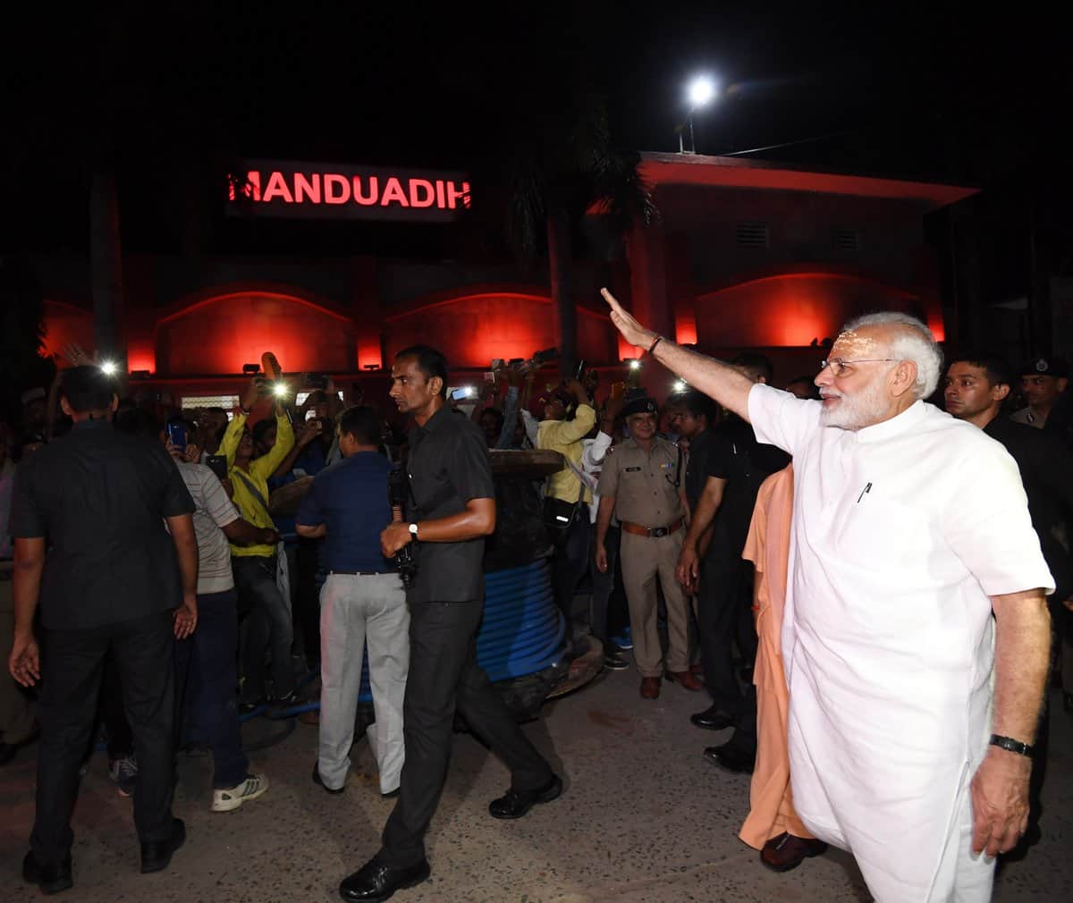 PM modi break his own protocol at varanasi