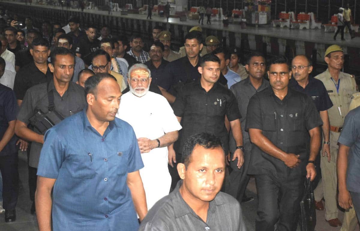 PM modi break his own protocol at varanasi