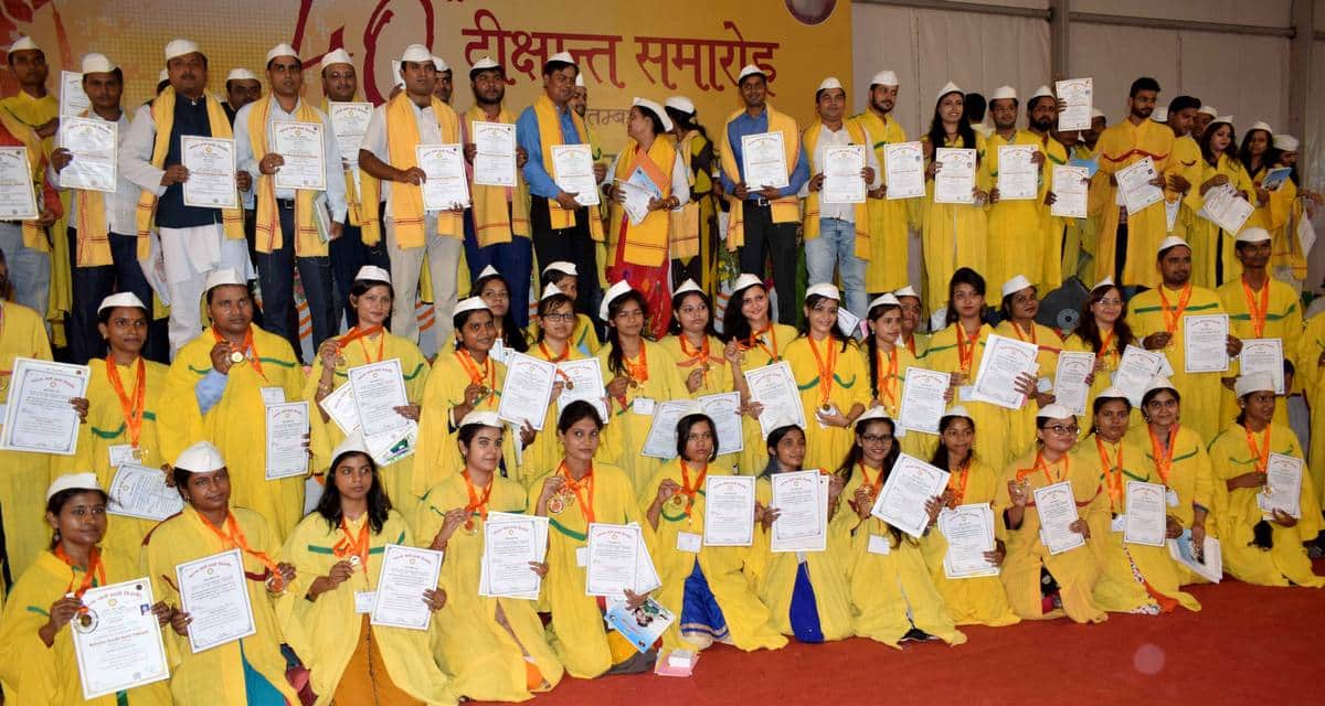 See the pictures of kashi vidyapeeth convocation ceremony