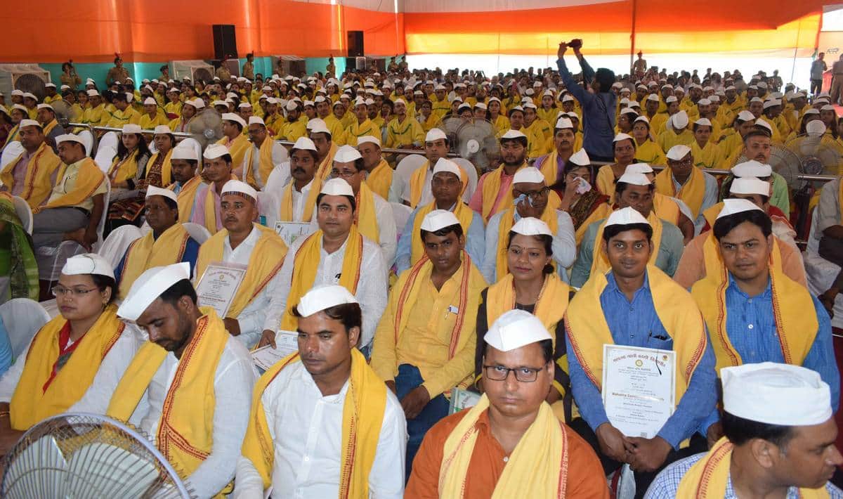 See the pictures of kashi vidyapeeth convocation ceremony