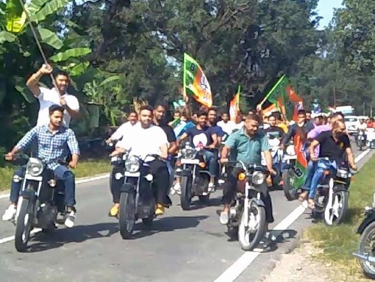 स्वास्थ्य मंत्री के काफिले के आगे पुलिस भी लाचार