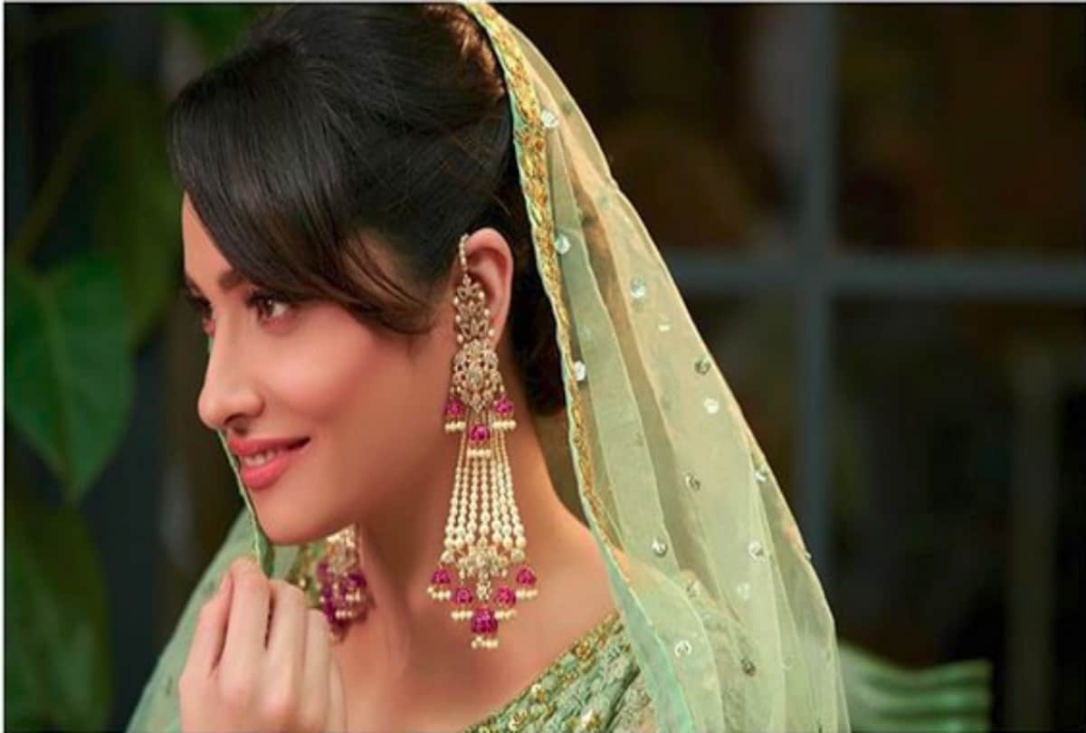 ankita lokhande share pic in white saree fans connected with sushant singh rajput