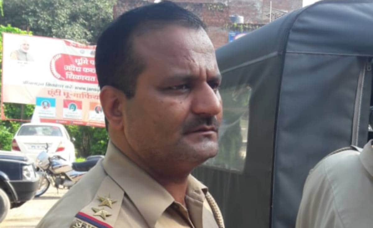 Police encounter in azamgarh two arrest