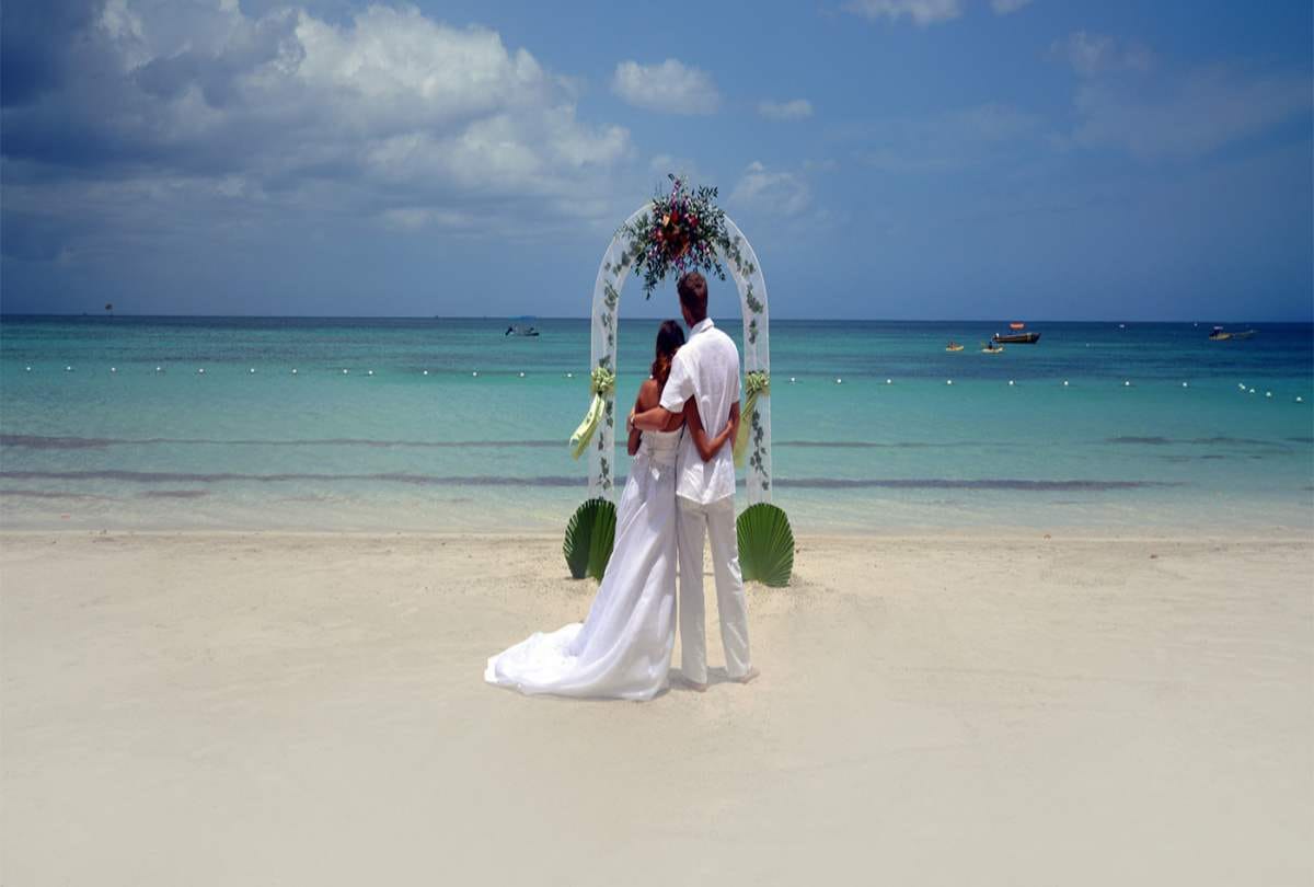 Bride Threatened Guests To Unfriend If They Do Not Spend Her Wedding