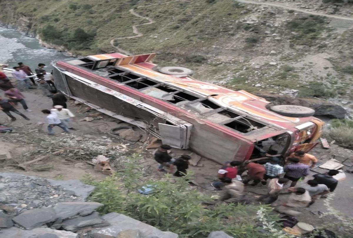 Five persons killed in Jharkhand Deoghar district, 30 injure