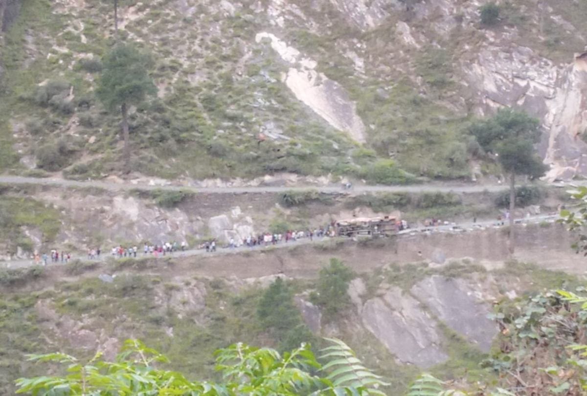 thirty five passenger injured in private bus accident at chamba himachal