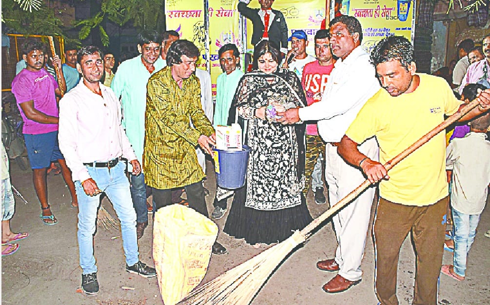 jadugar ke jariye diya sawchhta ka sandesh