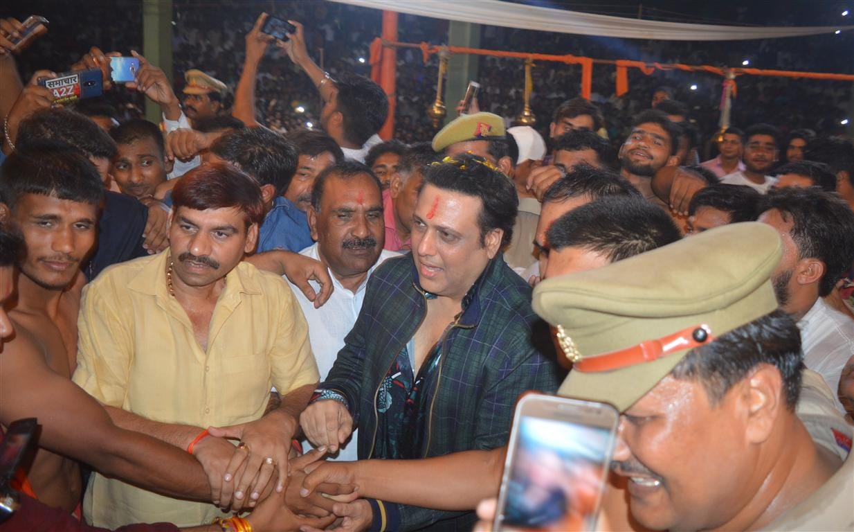 The crowd is uncontrollable to get a glimpse of Govinda