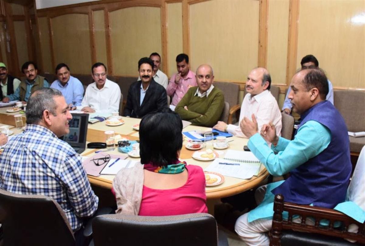 complaints can be laughed to CM jairam Thakur through facebook and Twitter