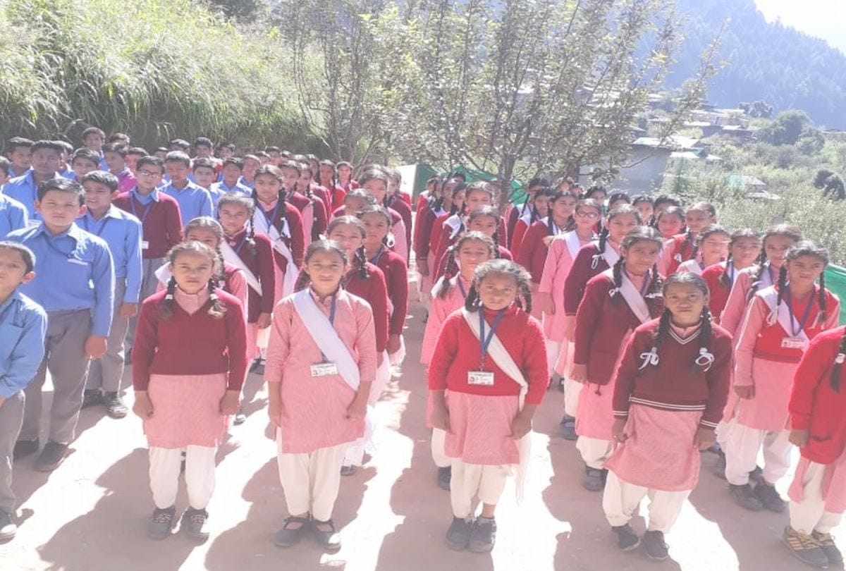 students in giving Rent of government high school for 12 years in kullu
