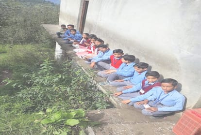 students in giving Rent of government high school for 12 years in kullu