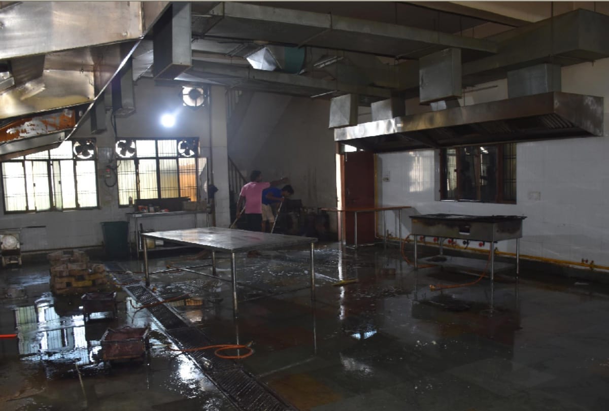 insects found in food of lucknow university central mess
