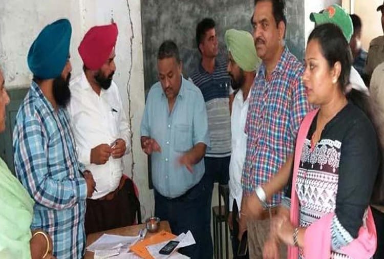 booth Capturing at Moga in Punjab panchayat election