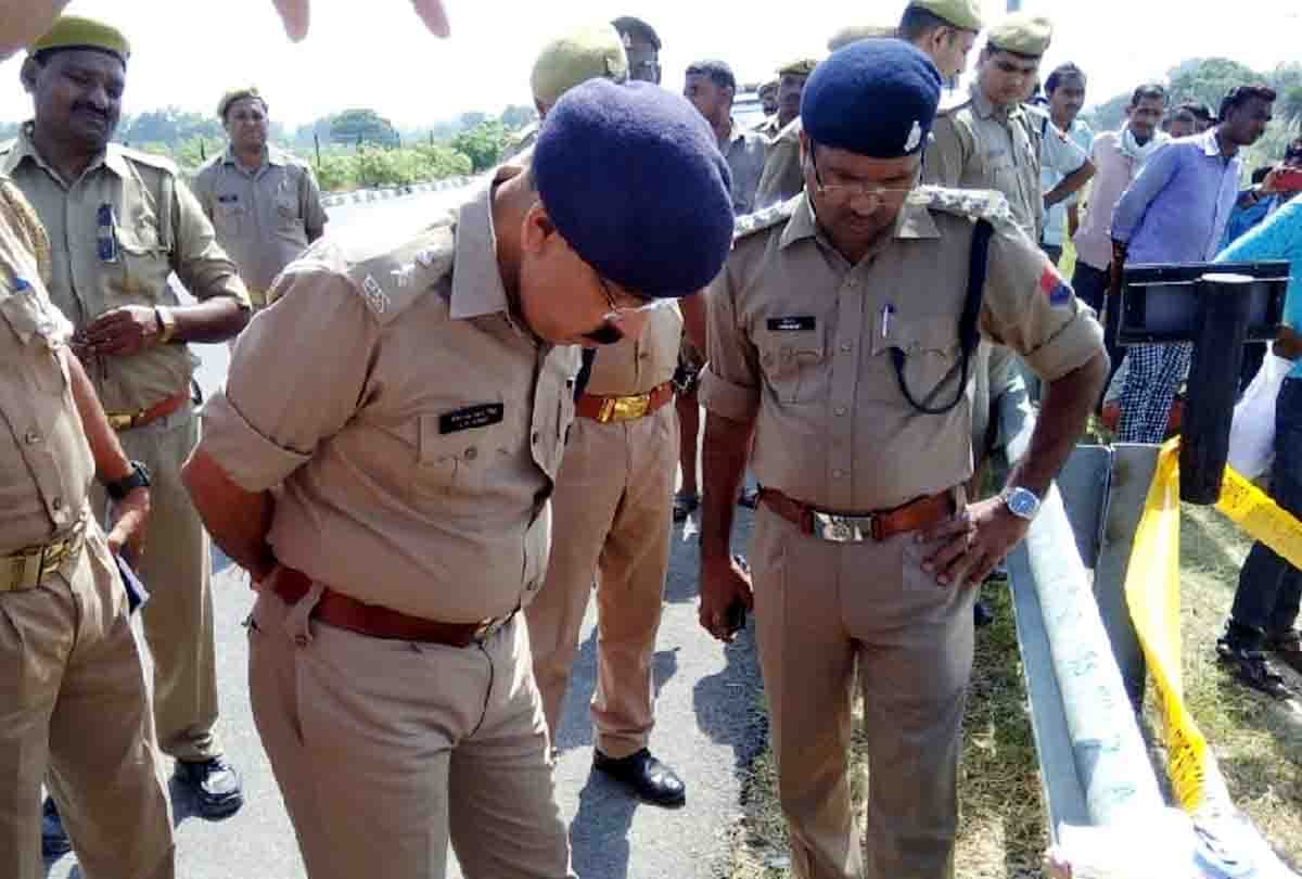 dead body of woman found near Express way