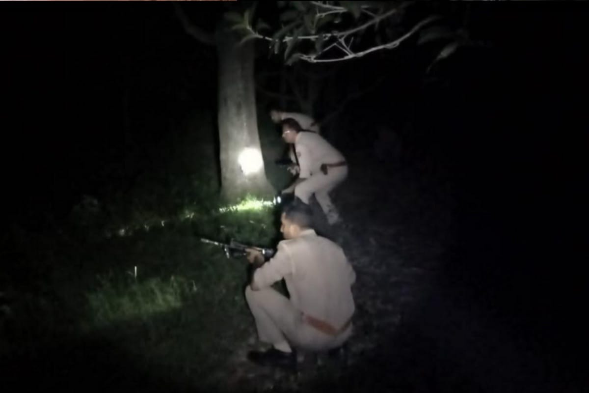 Encounter in meerut and arrested of two accused