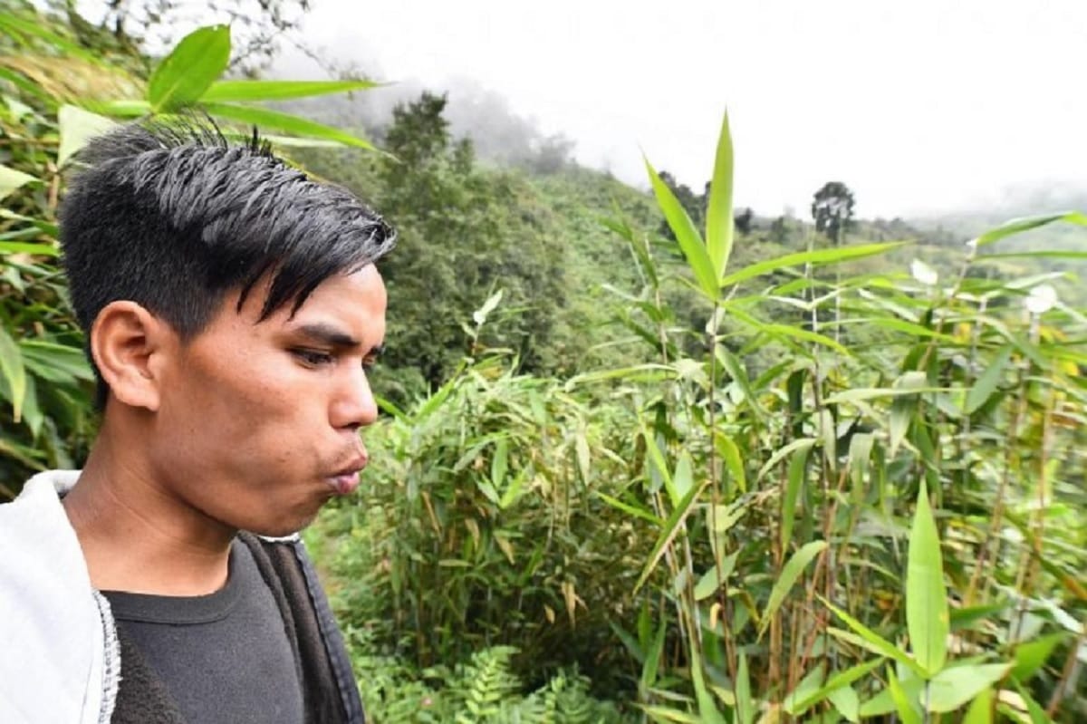 an indian village that doesnt speak and talk but whistles