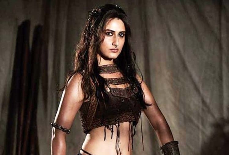 aamir khan film thugs of hindostan second motion poster and fatima sana shaikh look relaese