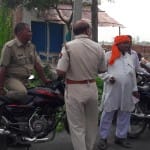गांव वालों की सूचना पर पहुंची देवगांव पुलिस