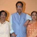Announcement of Mothi Tichi Savli a book on Lata Mangeshkar by Meena Mangeshkar Khadikar