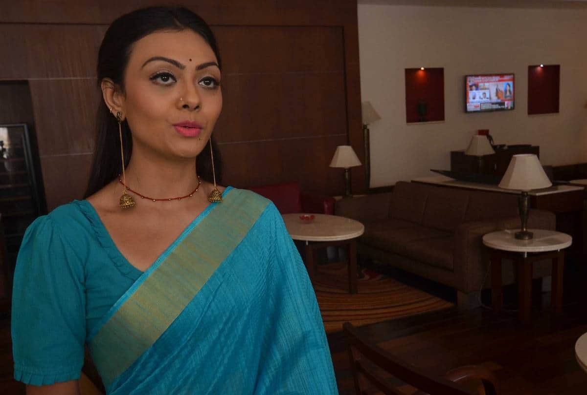 Arina dey came varanasi for promotion of new TV show radha krishna