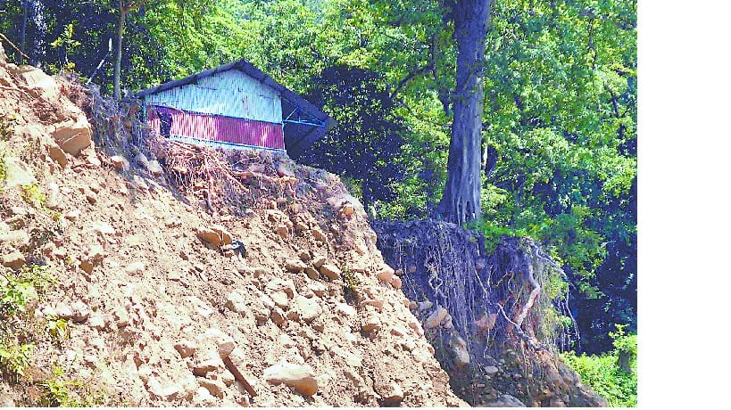 Rock climbing  on the Tanakpur-Jauljibi road under construction