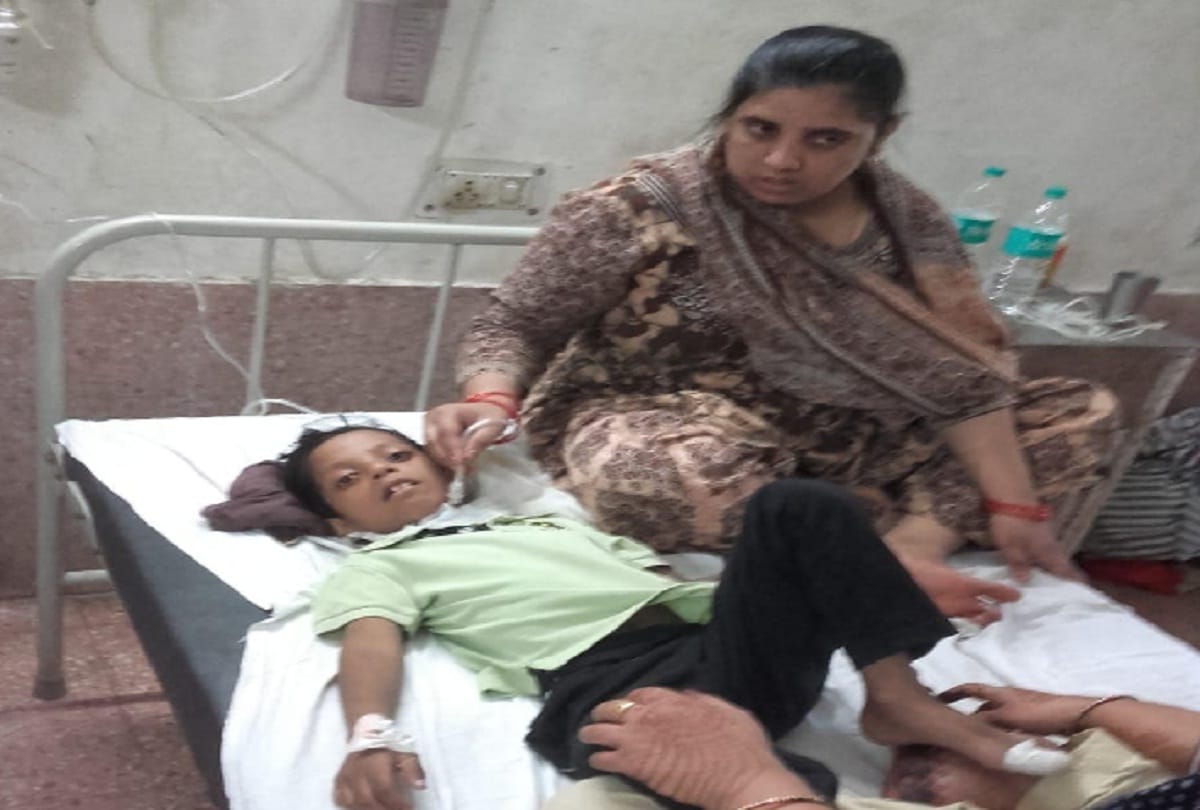 Twelve children died in last 14 days due to lack of treatment in Valmiki hospital at delhi